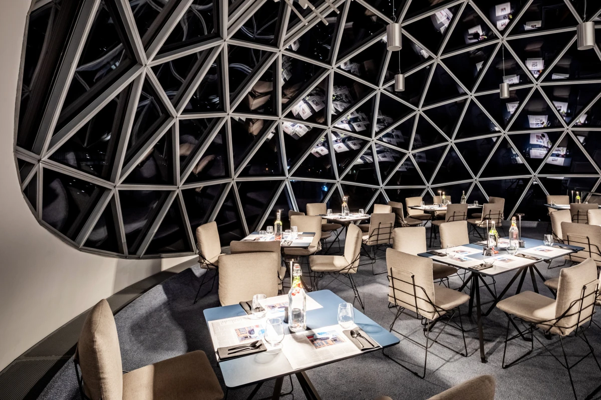 <p style="text-align:center;"><strong>Meister Fotopaket</strong><br>„Visuelle Markenwelt"</p>