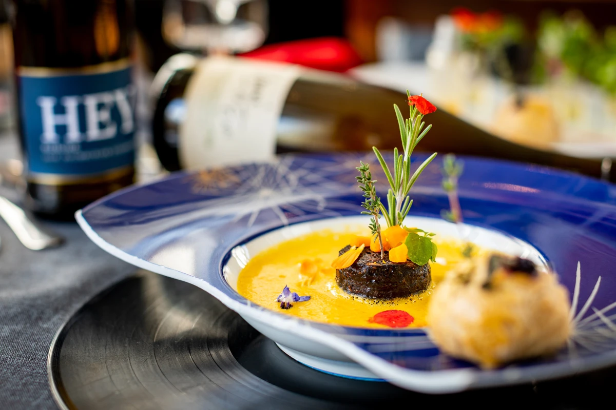 <p style="text-align:center;"><strong>Die digitale Speisekarte</strong><br>Die smarte Website-Lösung<strong> </strong></p> <p style="text-align:center;"><strong>Die digitale Speisekarte</strong><br>Die smarte Website-Lösung<strong> </strong></p>