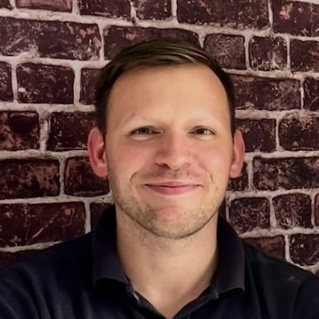 <p style="text-align:center;"><strong>Tom Eßrich</strong><br>Bäcker aus Leidenschaft für HeimatGenuss</p>