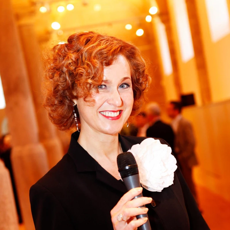 <p style="text-align:center;"><a href="/experten/kristin-graefin-von-faber-castell-etikette-veranstaltungen.html"><strong>Kristin Gräfin von Faber Castell</strong></a><br>Etikette, Veranstaltungen</p>