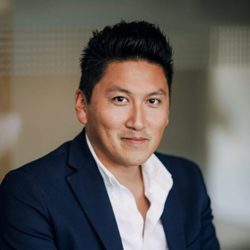 <p style="text-align:center;"><a href="/experten/dipl-des-hoang-huy-tran-imagefilme.html"><strong>Dipl. Des. </strong></a><strong>Hoang Huy </strong><a href="/experten/dipl-des-hoang-huy-tran-imagefilme.html"><strong>Tran</strong></a><br>Imagefilme</p>