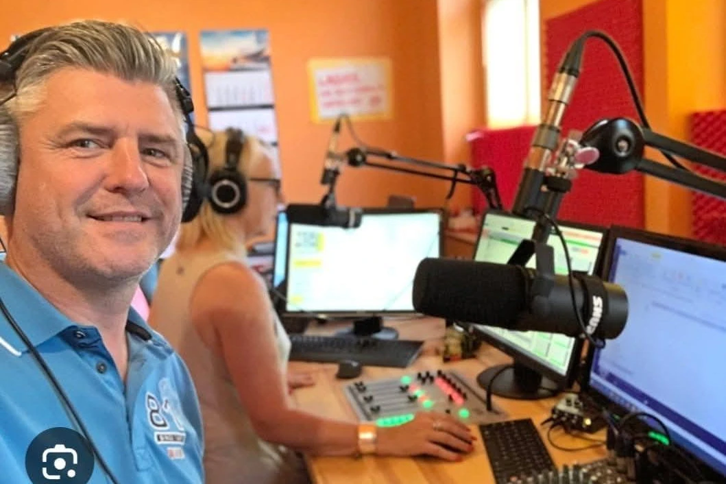 <p style="text-align:center;"><strong>Paket </strong><br>Podcastproduktion & Formatentwicklung </p>