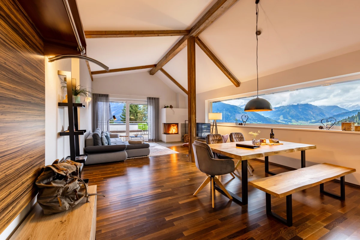 <p style="text-align:center;"><strong>Foto und Content-Abo</strong><br>„Frischer Content jeden Monat"<strong> </strong></p>