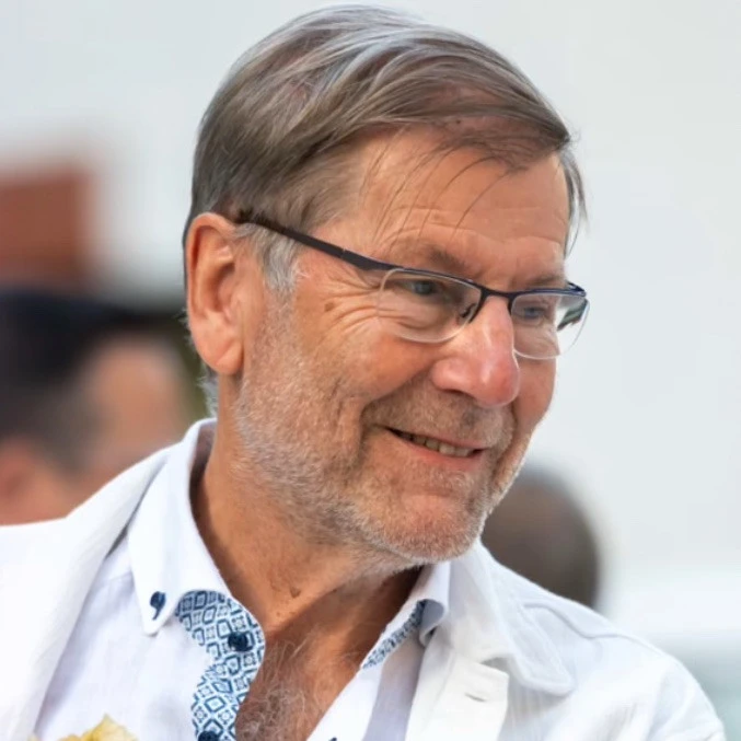 <p style="text-align:center;"><strong>Prof. Dr. Gernot Barth</strong><br>Mediation, Coaching, Nachfolge</p>